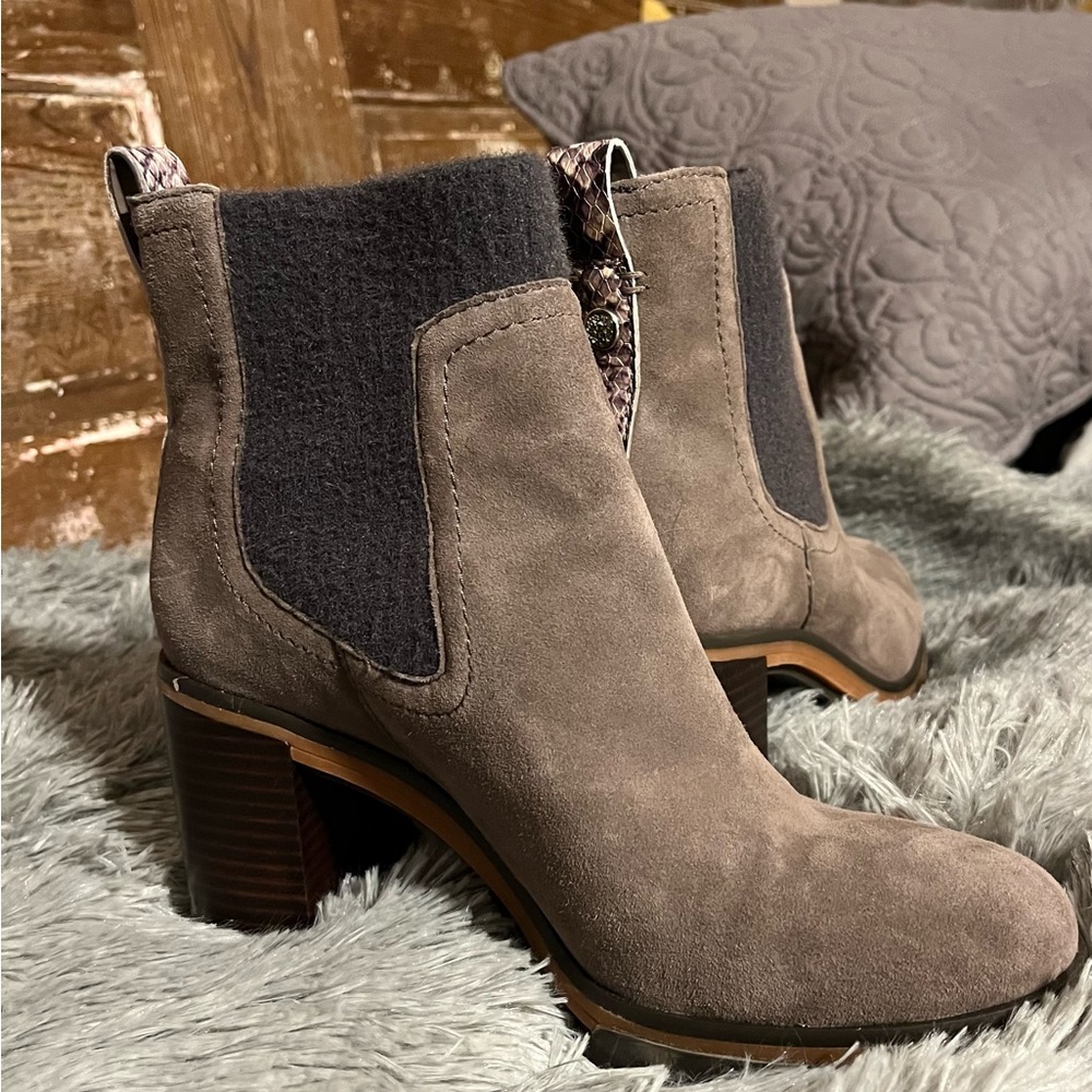 Vince Camuto Chelsea Boots